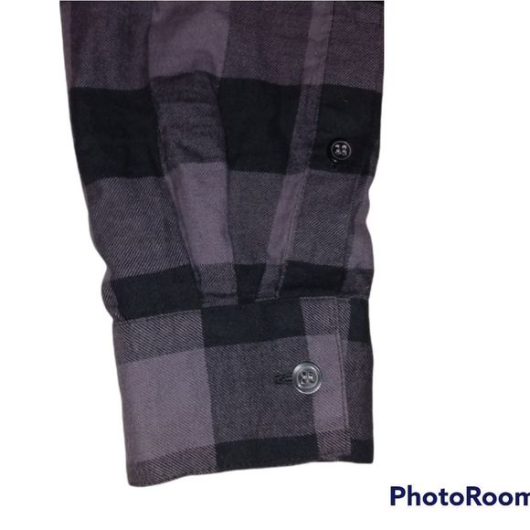 Eliot Purple And Black Button Up Flannel 💜🖤👀 !! - Picture 6 of 11